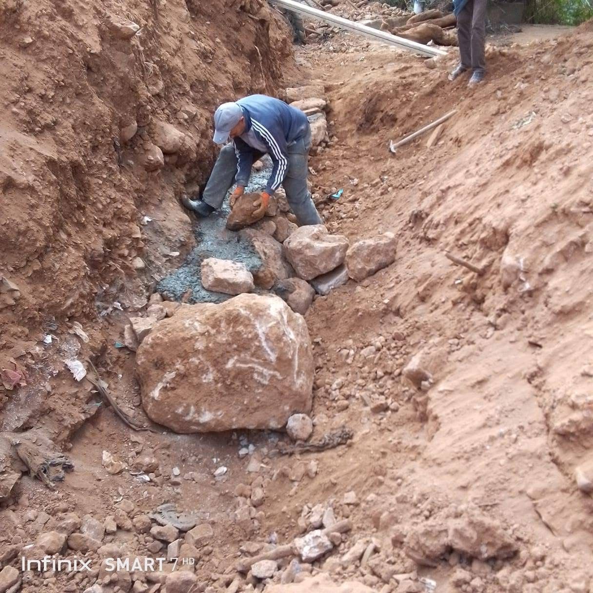 Participation des habitants aux travaux de la route